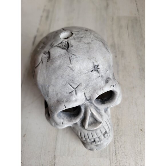 Ceramic skull tea light candle holder Halloween home decor - Picture 10 of 10
